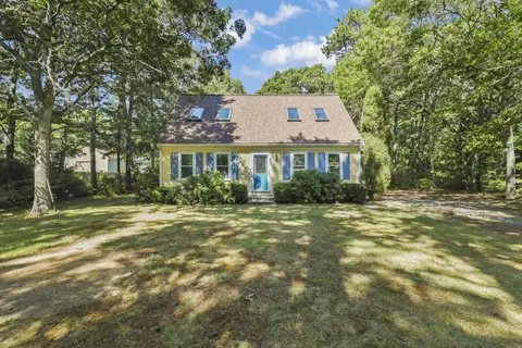 89 Degrass Rd, Mashpee, MA 02649