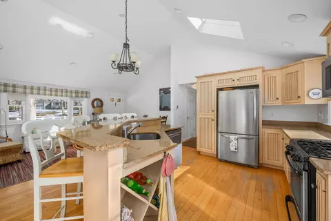 Kitchen - 5 Chickadee Ln, Centerville, MA 02632 photo 3 of 4
