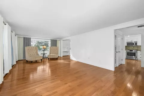 Living - 103 Pine Tree Dr, Centerville, MA 02632 photo 4 of 11