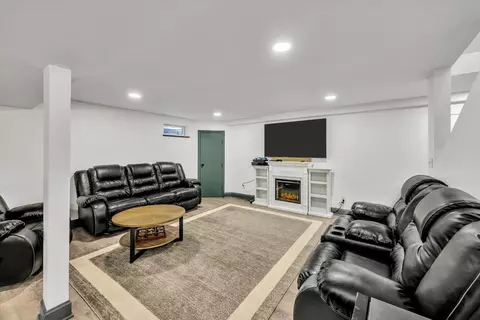 Living - 169 Cedric Rd, Centerville, MA 02632 photo 3 of 3
