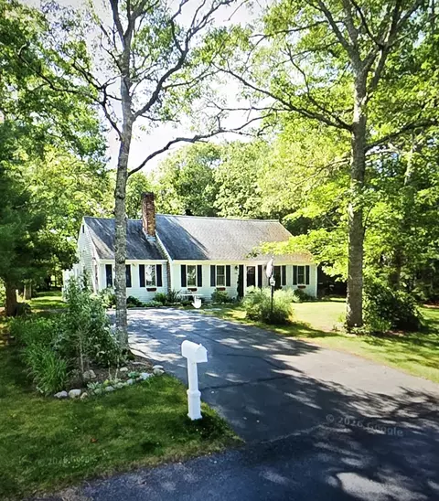 169 Cedric Rd, Centerville, MA 02632