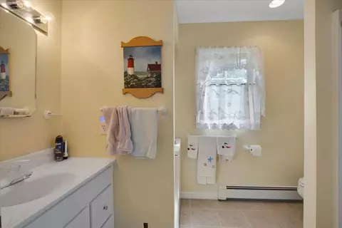Bath - 40 Bayview Rd, Eastham, MA 02642 photo 2 of 3