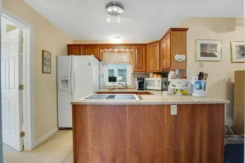 Kitchen - 40 Bayview Rd, Eastham, MA 02642 photo 4 of 4