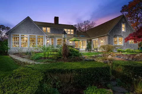 41 Court St, North Chatham, MA 02650