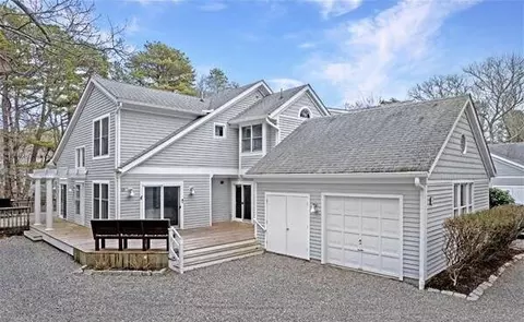 150 Cove Rd UNIT 10, Vineyard Haven, MA 02568