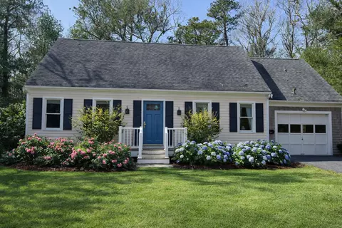 19 Marrick Ct, Centerville, MA 02632