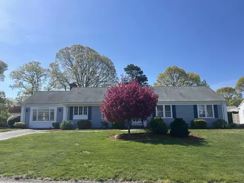 21 Brae Burn Ln, South Yarmouth, MA 02664