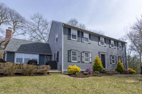 55 Westmoreland Dr, Falmouth, MA 02540