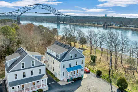 3 Honora Ln UNIT 3, Buzzards Bay, MA 02532