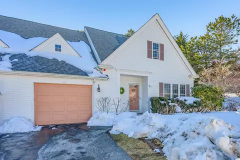 22 Stratford Rdg UNIT 22, Mashpee, MA 02649