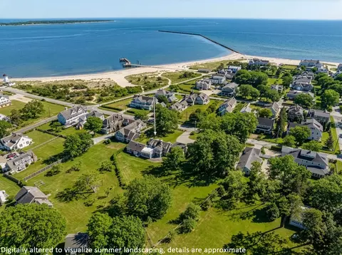 46 Washington Ave, Hyannis Port, MA 02647