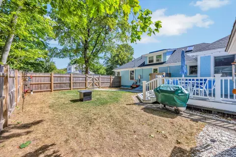 Exterior - 22 Bay View Ave, Buzzards Bay, MA 02532 photo 3 of 9