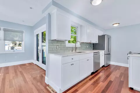 Kitchen - 22 Bay View Ave, Buzzards Bay, MA 02532 photo 5 of 5
