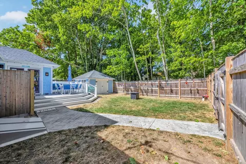 Exterior - 22 Bay View Ave, Buzzards Bay, MA 02532 photo 4 of 9