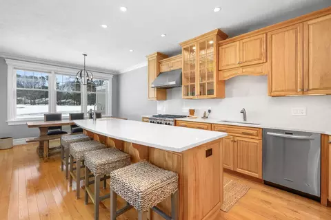 Kitchen - 16 Quinns Way, Mashpee, MA 02649 photo 4 of 5