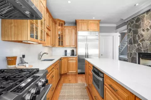 Kitchen - 16 Quinns Way, Mashpee, MA 02649 photo 2 of 5