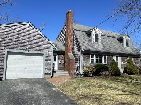 22 Winsome Rd, South Yarmouth, MA 02664