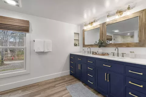 Bath - 50 Surrey Dr, Eastham, MA 02642 photo 5 of 7