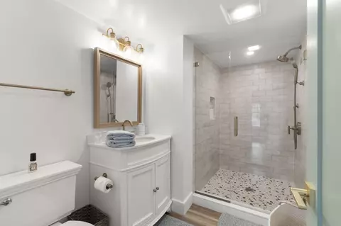 Bath - 50 Surrey Dr, Eastham, MA 02642 photo 3 of 7