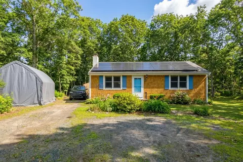 244 Wakeby Rd, Marstons Mills, MA 02648