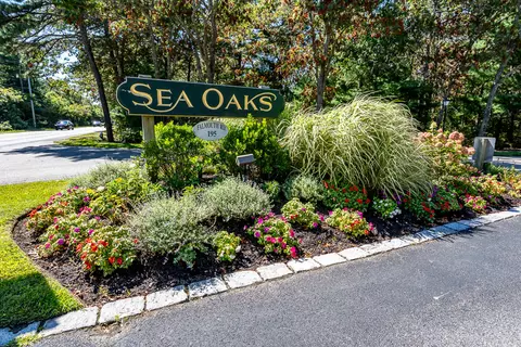 195 Falmouth Rd #9F, Mashpee, MA 02649
