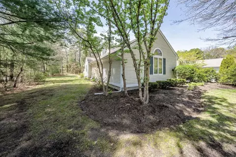Exterior - 12 Kettle Ln, Mashpee, MA 02649 photo 4 of 10