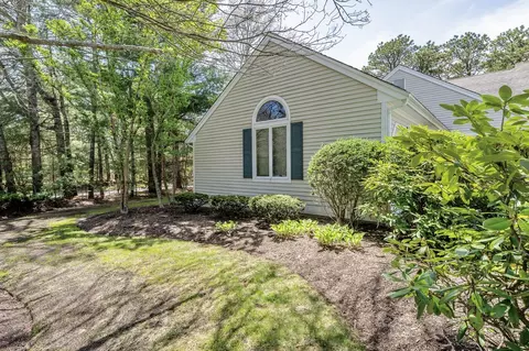 Exterior - 12 Kettle Ln, Mashpee, MA 02649 photo 5 of 10
