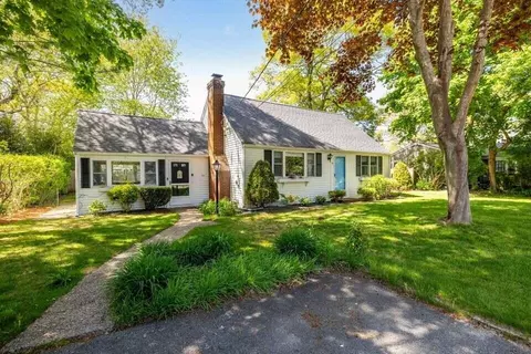 19 Anthony Rd, West Yarmouth, MA 02673