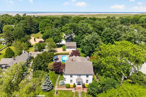 112 Main St, Yarmouth Port, MA 02675