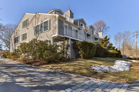 925 Main St UNIT 3, Cotuit, MA 02635 photo 4