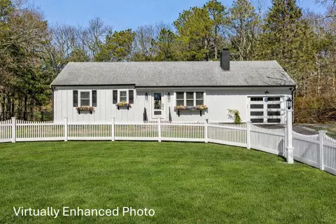 73 Braeburn Ct, East Falmouth, MA 02536