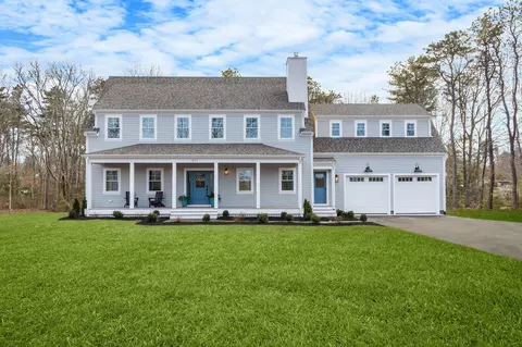 817 Race Ln, Marstons Mills, MA 02648