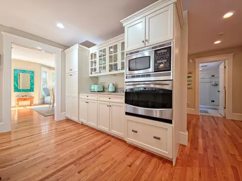 552 Main St, Cotuit, MA 02635 photo 11