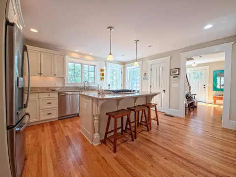 552 Main St, Cotuit, MA 02635 photo 12