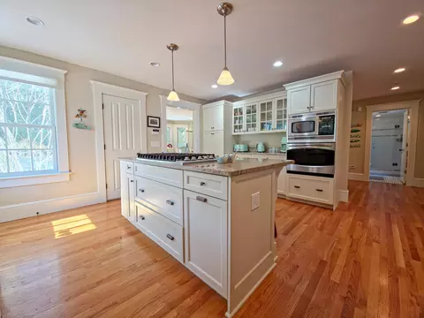 552 Main St, Cotuit, MA 02635 photo 16