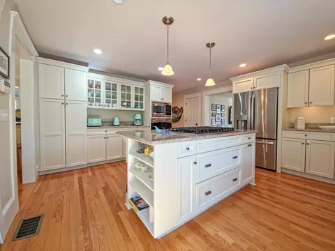 552 Main St, Cotuit, MA 02635 photo 13