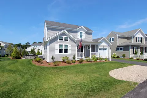 79 Cobblestone Cir, Mashpee, MA 02649