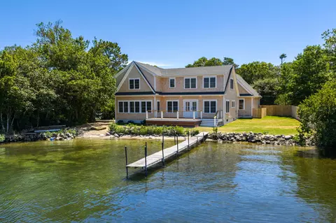 159 Willow Run Dr, Centerville, MA 02632