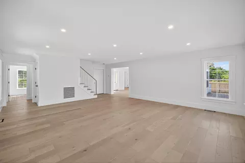 Living - 159 Willow Run Dr, Centerville, MA 02632 photo 3 of 4