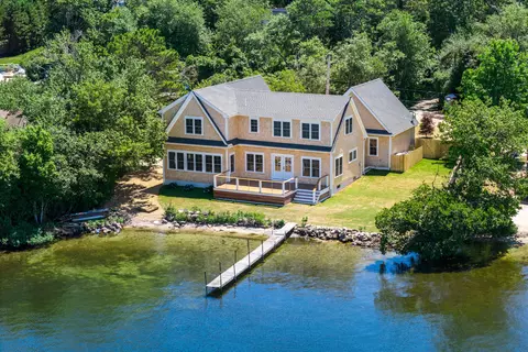 Exterior - 159 Willow Run Dr, Centerville, MA 02632 photo 2 of 2