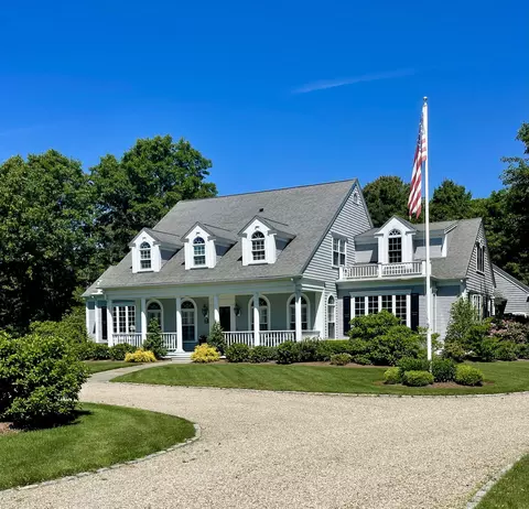 34 Farm Valley Rd, Osterville, MA 02655