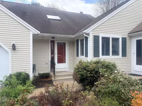 94 Pine Hill Blvd UNIT 94, Mashpee, MA 02649