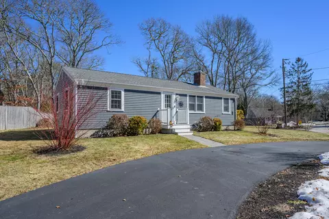 16 Hazelwood Rd, South Dennis, MA 02660