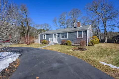 16 Hazelwood Rd, South Dennis, MA 02660