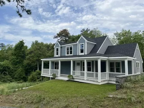 1 Shore Dr, Harwich, MA 02645