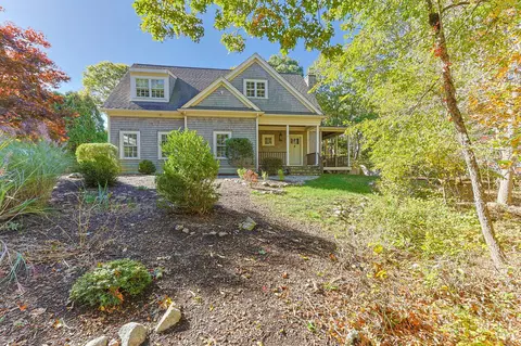 39 Upland Ave, Falmouth, MA 02540