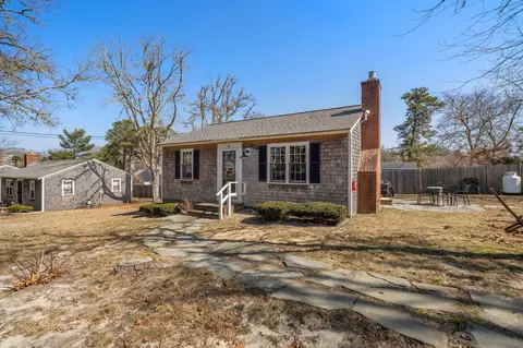 18 Manning Rd, Dennis Port, MA 02639