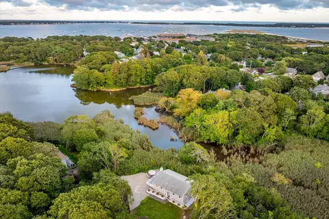 65 Marsh Ln, Hyannis, MA 02601