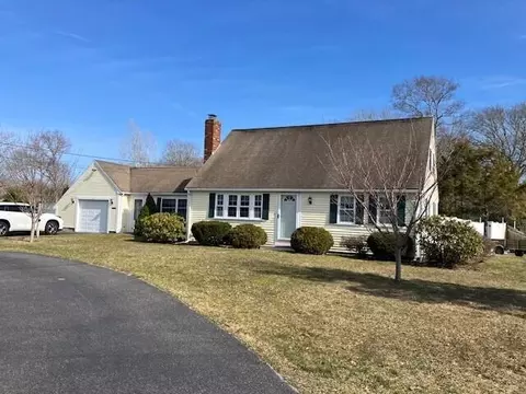 31 Captain Lothrop Rd, South Yarmouth, MA 02664