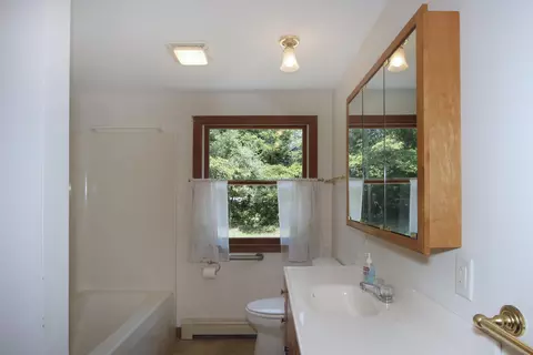 Bath - 495 Aspinet Rd, Eastham, MA 02642 photo 3 of 3